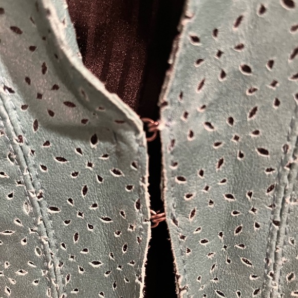 Beautiful turquoise perforated leather jacket - Picture 6 of 8